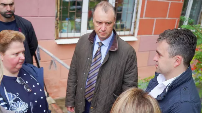 Губернатор Ивановской области Станислав Воскресенский во время посещения взрослой поликлиники №11 в областном центре