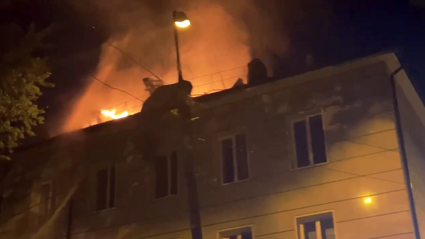 Пожар на территории больницы им.Калинина в Донецке, после украинского обстрела