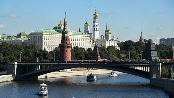 Традиционный парад судов, приуроченный ко Дню города, на Москве-реке