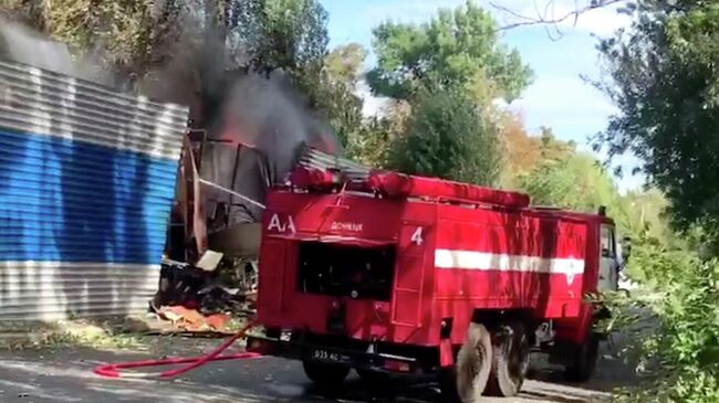 Последствия обстрела Донецка со стороны ВСУ. Кадр из видео очевидца