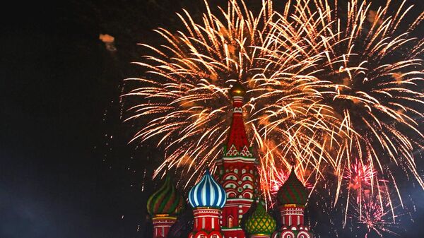LIVE: Фейерверк над Москвой в День города