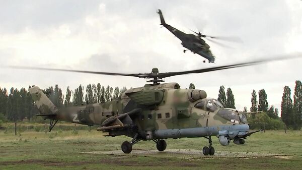 Работа экипажа вертолета Ми-35 ВС РФ в Купянском районе Харьковской области