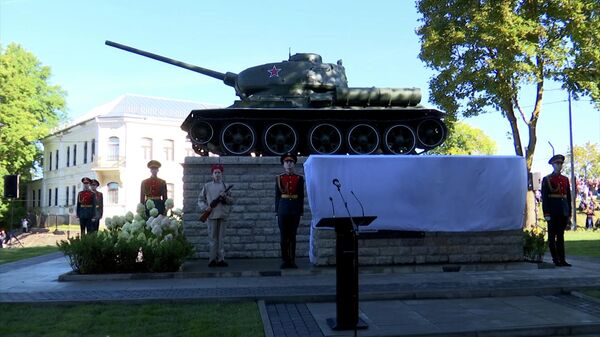 Открытие копии памятника Т-34 в Ивангороде
