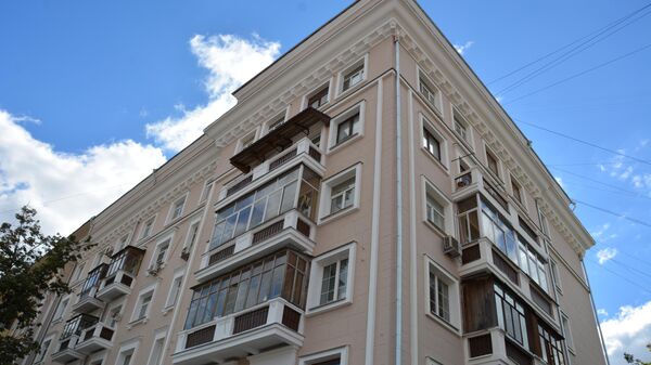 Дом в неоклассическом стиле на Новорязанской улице в Басманном районе Москвы