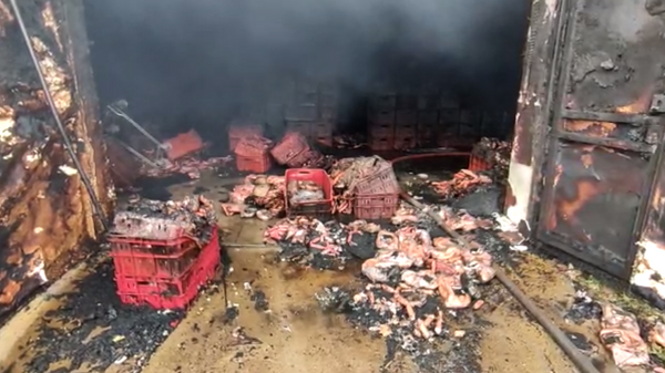 В городе Салават сгорел склад колбасных изделий