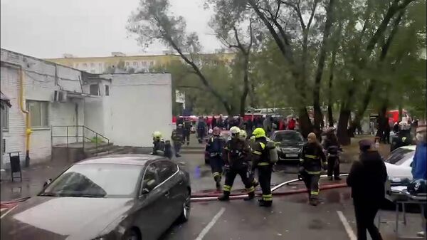 Пожар в жилом доме на ул. Красного Маяка в Москве