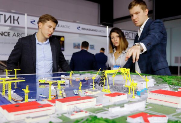 Макет Судостроительного комплекса Звезда на Международной выставке судостроения OMR-2022 в Санкт-Петербурге