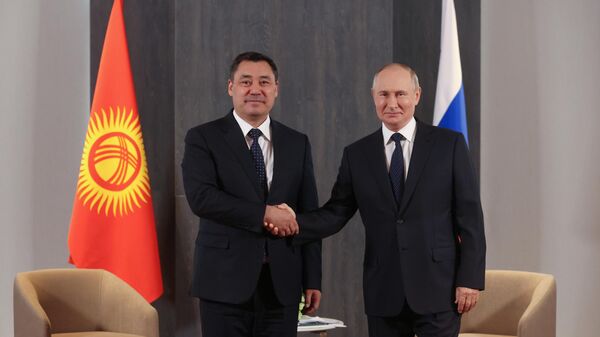 Президент РФ Владимир Путин и президент Киргизии Садыр Жапаров