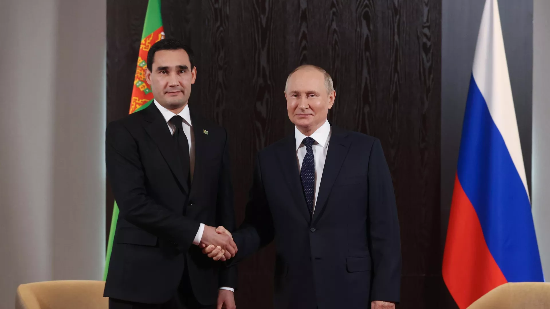 Президент РФ Владимир Путин и президент Туркменистана Сердар Бердымухамедов во время встречи на полях саммита ШОС в Самарканде - РИА Новости, 1920, 15.09.2022