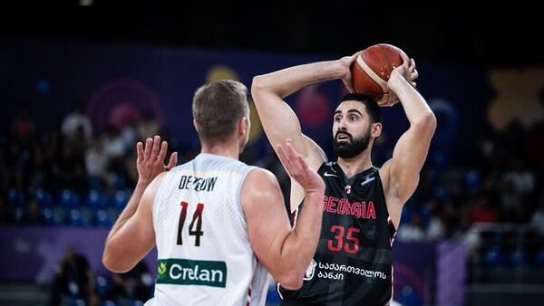 Баскетболист сборной Грузии в матче чемпионата Европы 2022 года