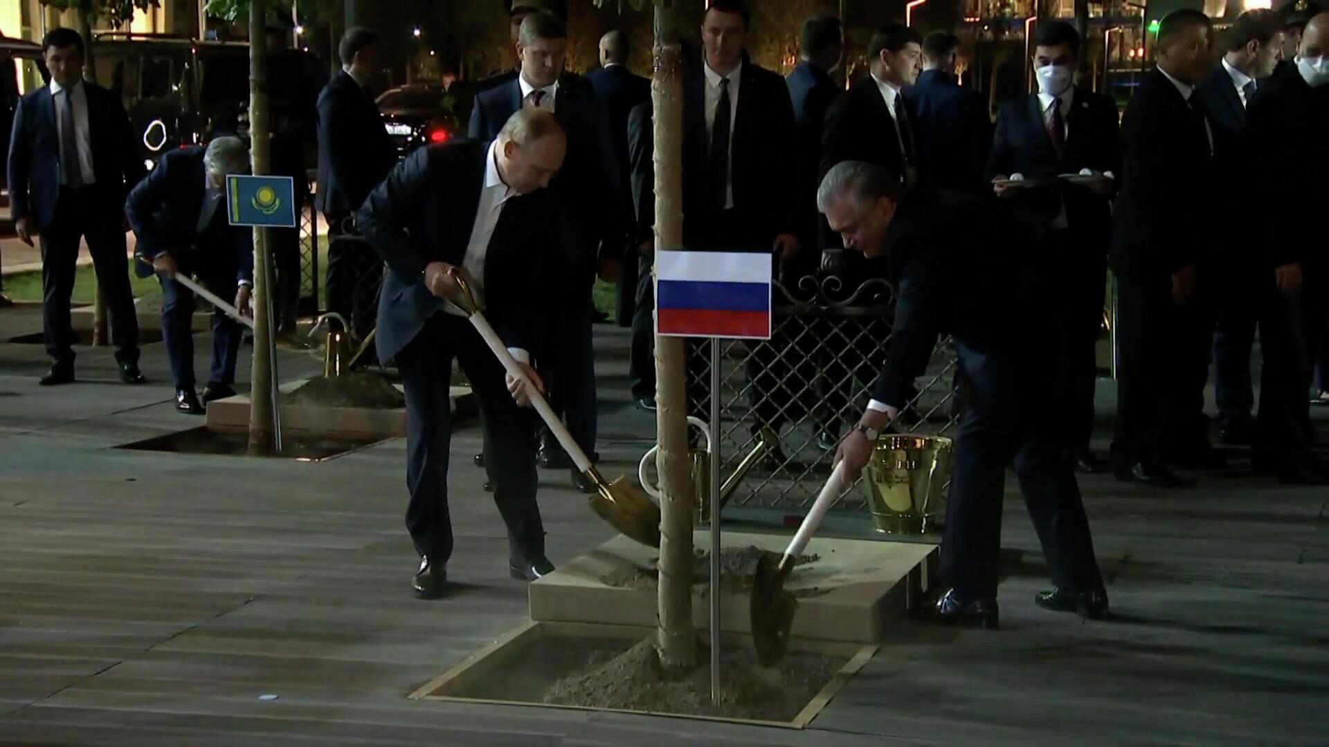 Путин и лидеры стран-участниц ШОС сажают деревья в Самарканде  - РИА Новости, 1920, 15.09.2022