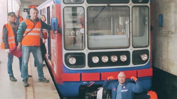 Русский Халк сдвинет электропоезд метро в поддержку бойцов спецоперации 6 октября