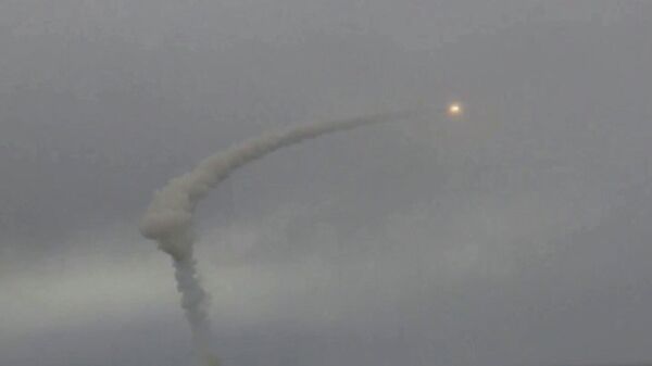 Пуски крылатых ракет Гранит и Оникс по условным целям в районе Северного морского пути