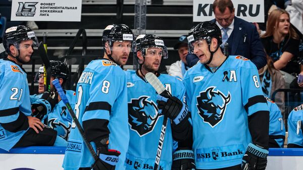 Хоккеисты минского Динамо в матче КХЛ
