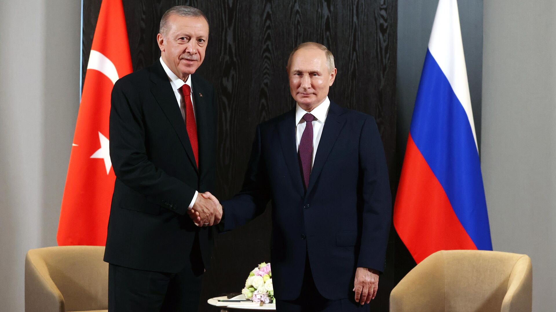 Президент РФ Владимир Путин и президент Турции Реджеп Тайип Эрдоган во время встречи на полях саммита ШОС - РИА Новости, 1920, 18.09.2022