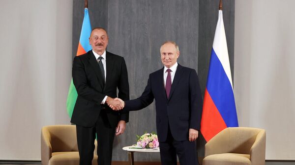 Президент РФ Владимир Путин и президент Азербайджана Ильхам Алиев 