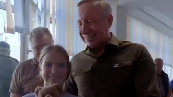 Мишка для президента: девочка из Мариуполя попросила передать Путину игрушку