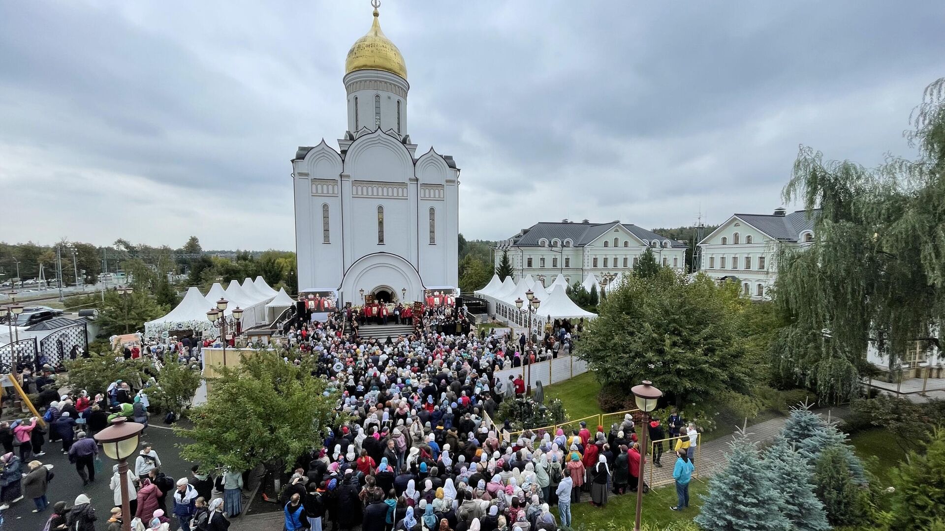 Участники XI Елисаветинского крестного хода дошли от Ильинского храма в селе Ильинское до Спасского храма в селе Усово - РИА Новости, 1920, 18.09.2022