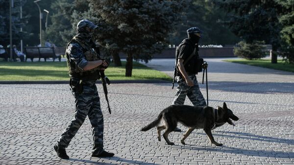 Сотрудники полиции во время дежурства в Мелитополе