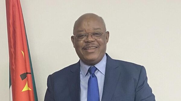 Посол Республики Мозамбик в РФ Жузе Матеуш Муария Катупха