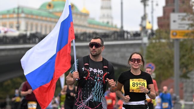  Участники на дистанции Московского марафона - 2022