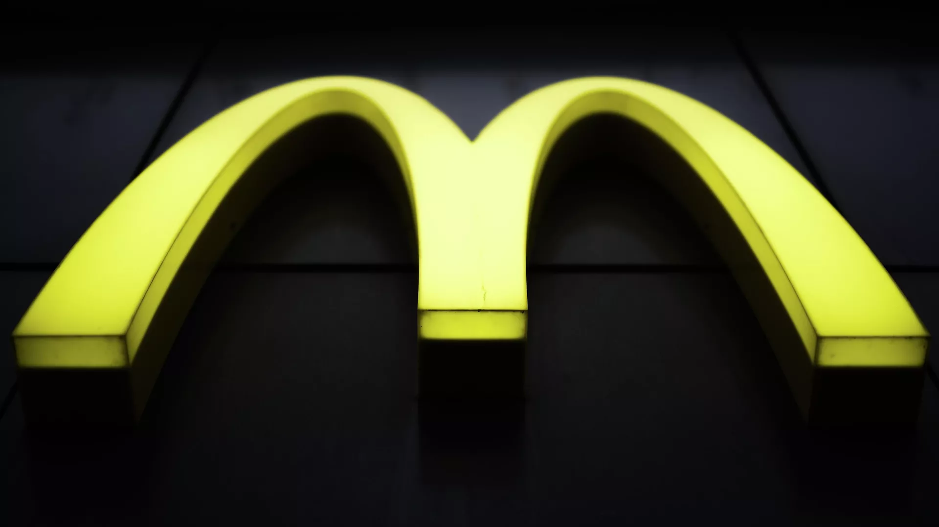 СМИ: McDonald's разрабатывает дешевый обед из-за низких доходов в США