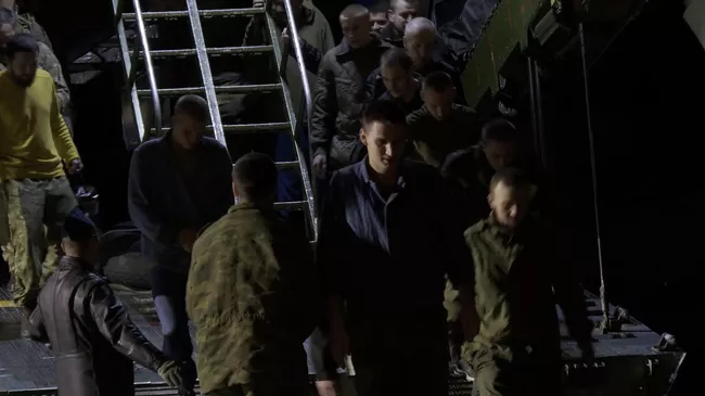 Возвращение российских военных из украинского плена