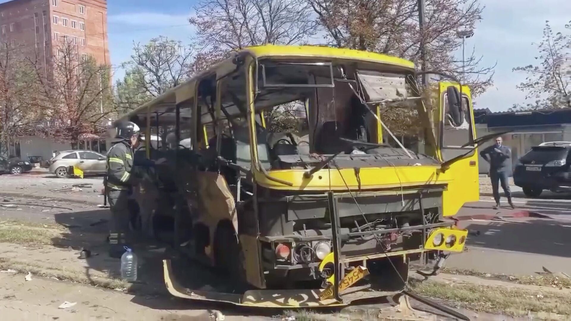 Последствия обстрела Донецка со стороны ВСУ. Кадр из видео очевидца - РИА Новости, 1920, 22.09.2022