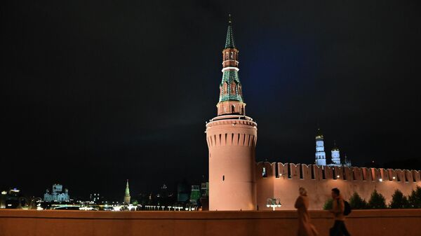 Вид с Большого Москворецкого моста на Московский Кремль