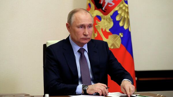LIVE: Путин проводит совещание с членами Совета безопасности