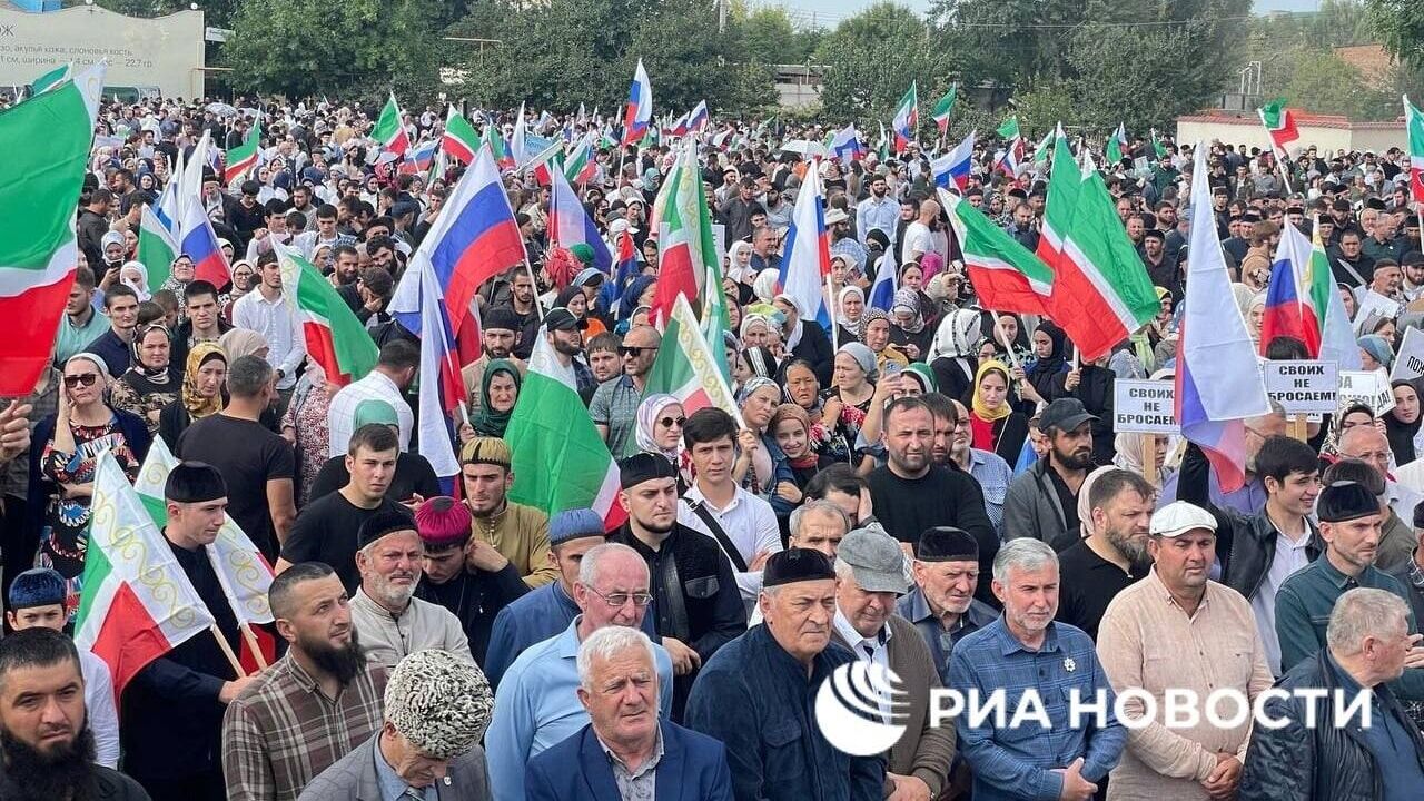 Митинг в Грозном в поддержку референдумов на освобожденных территориях - РИА Новости, 1920, 23.09.2022