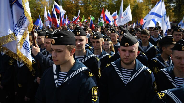 Митинг-концерт в Центральном парке в Новосибирске в поддержку президента РФ Владимира Путина и проведения референдумов в ДНР, ЛНР, Херсонской и Запорожской областях о вхождении в состав России