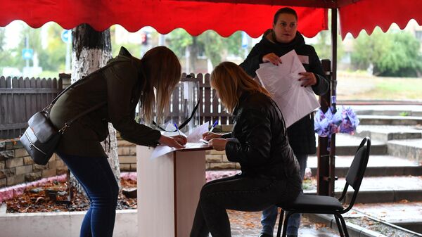 Выездное голосование в Донецке на референдуме о вступлении Донецкой народной республики в состав РФ