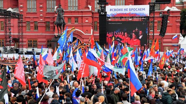 Своих не бросаем: российские акции в поддержку референдумов 