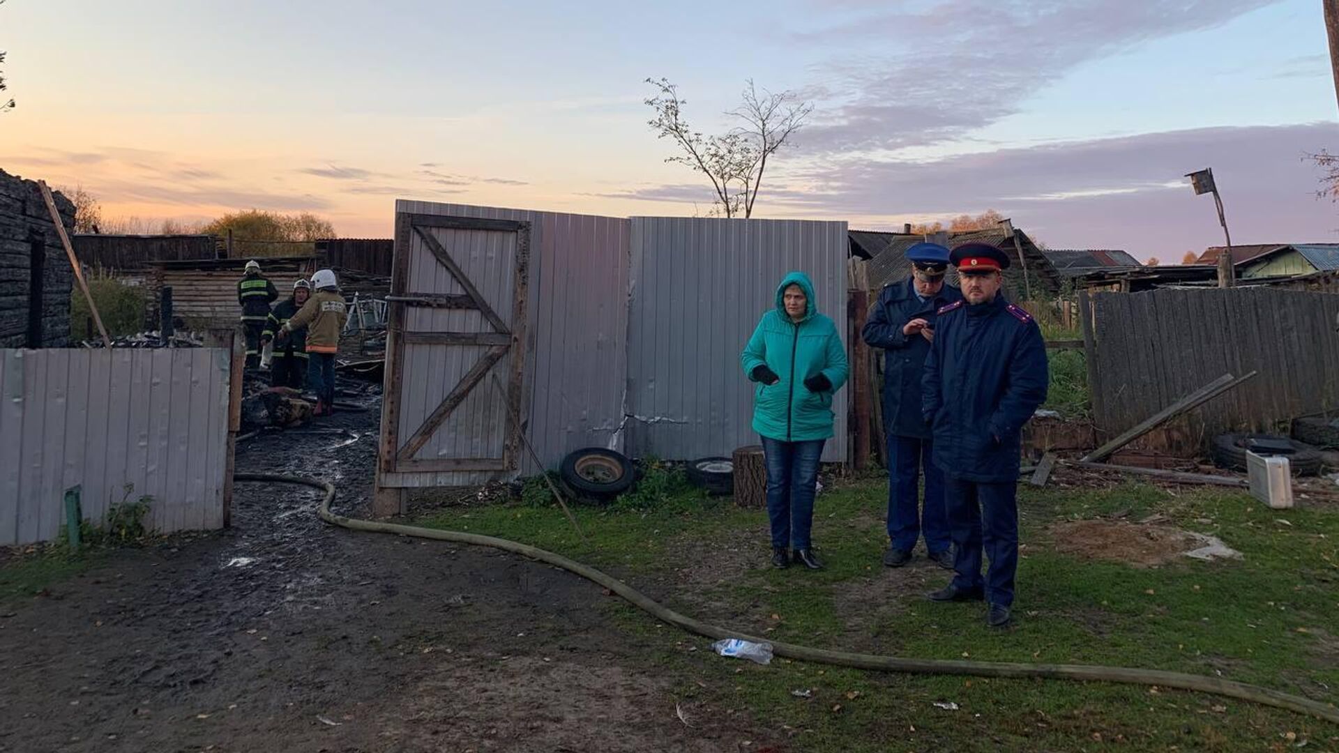 В Томской области сгорел дом многодетной семьи, погибли три человека - РИА  Новости, 24.09.2022