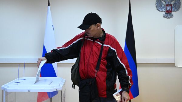 Референдумы застали врасплох противников России, заявил член ОП