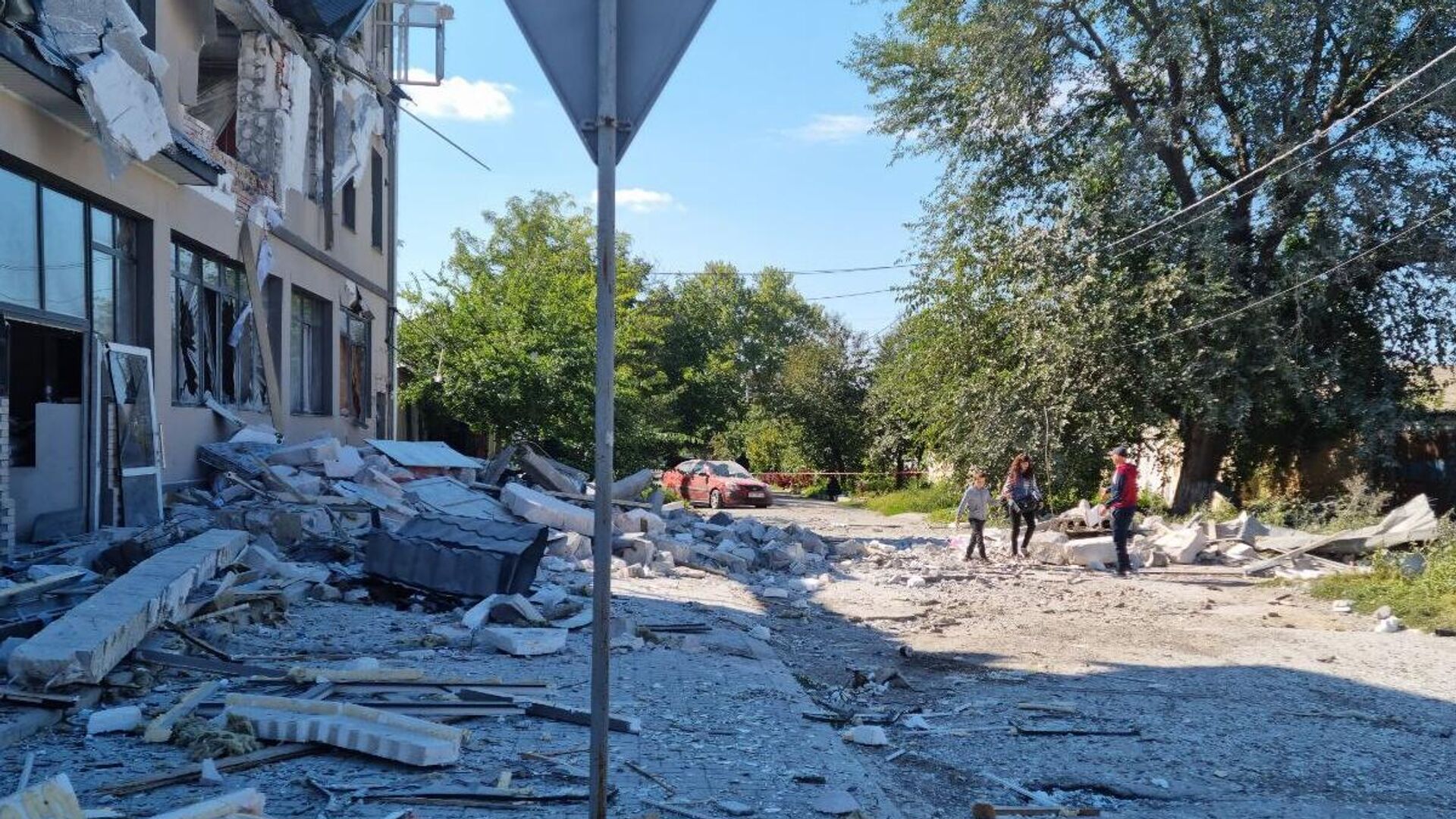Разрушенное в результате обстрела ВСУ здание в Херсоне - РИА Новости, 1920, 29.09.2022