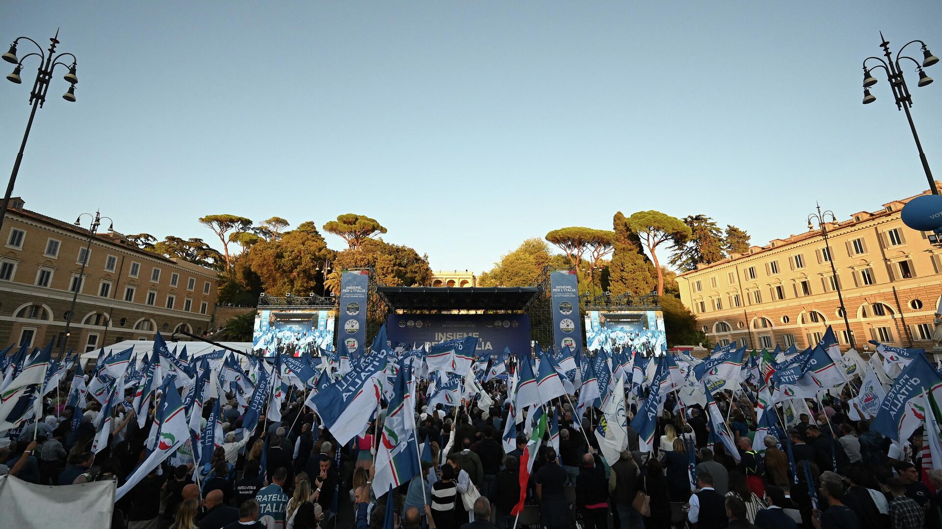  Митинг правых итальянских партий на площади Пьяцца-дель-Пополо в Риме - РИА Новости, 1920, 26.09.2022