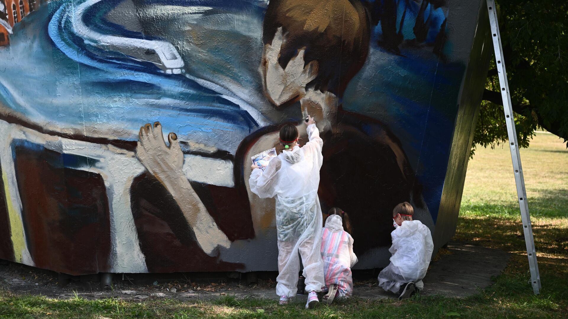Роспись вентиляционной шахты метрополитена на территории парка Сад будущего в Москве - РИА Новости, 1920, 26.09.2022