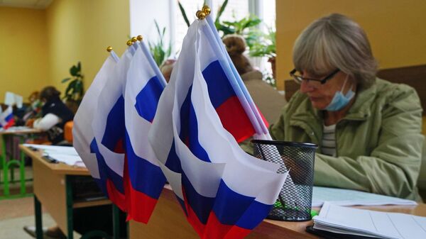 Регистрация избирателей на референдуме о присоединении к России на одном из избирательных участков