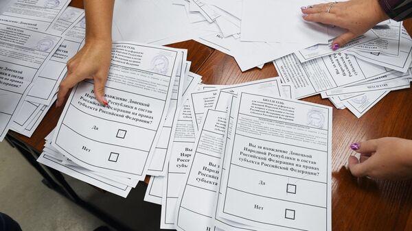 Подсчет голосов по итогам референдумов о присоединении новых территорий в Новосибирске