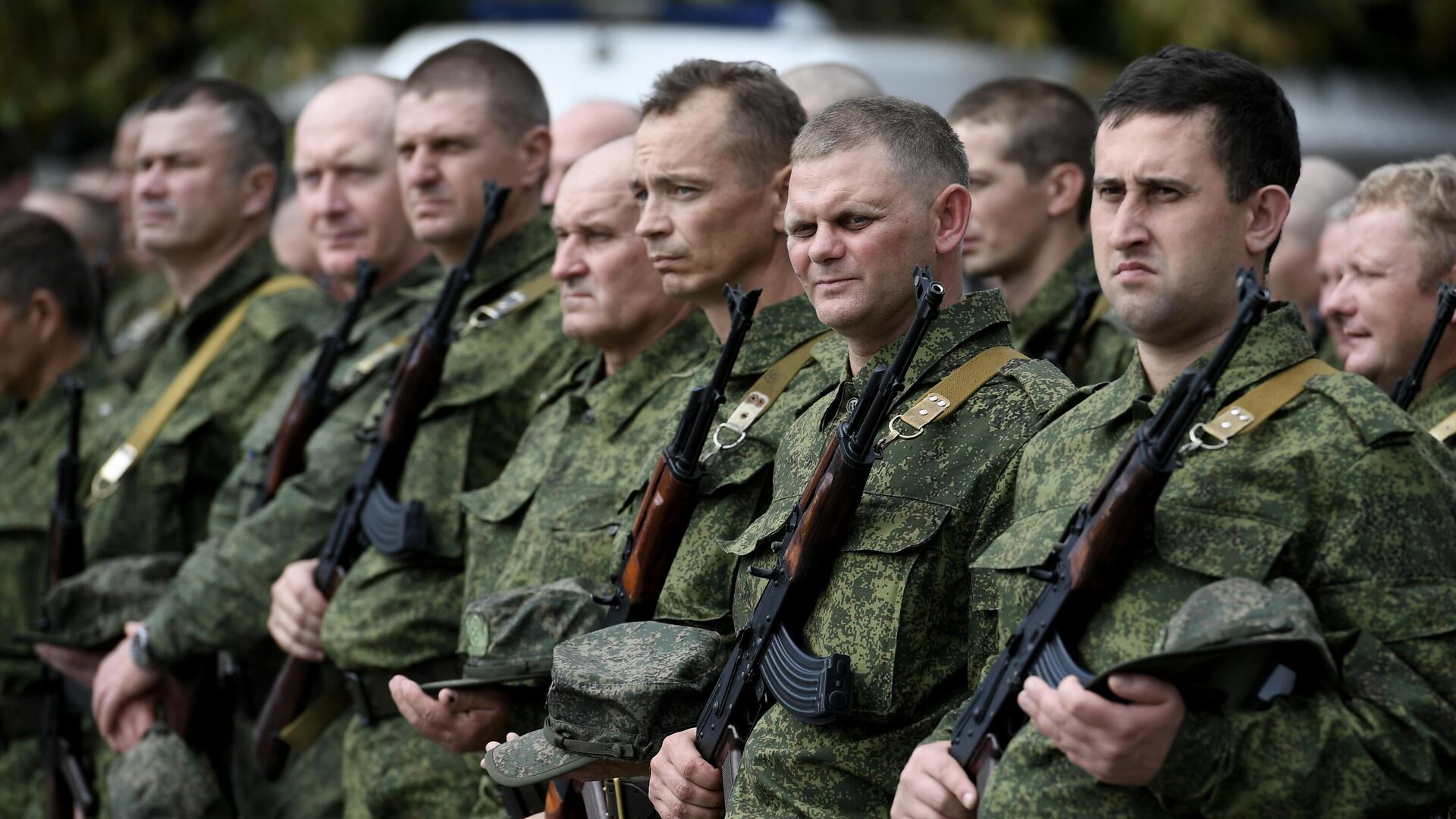 Мужчины, призванные на военную службу в ходе частичной мобилизации - РИА Новости, 1920, 29.09.2022
