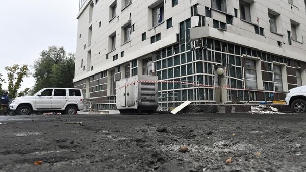 Здание гостиницы Park Inn by Radisson Donetsk, поврежденное в результате обстрела со стороны ВСУ