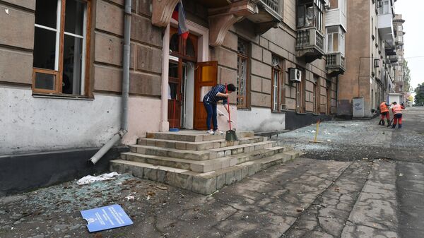 Здание Донецкого республиканского экоголо-натуралистического центра, поврежденное в результате обстрела со стороны ВСУ