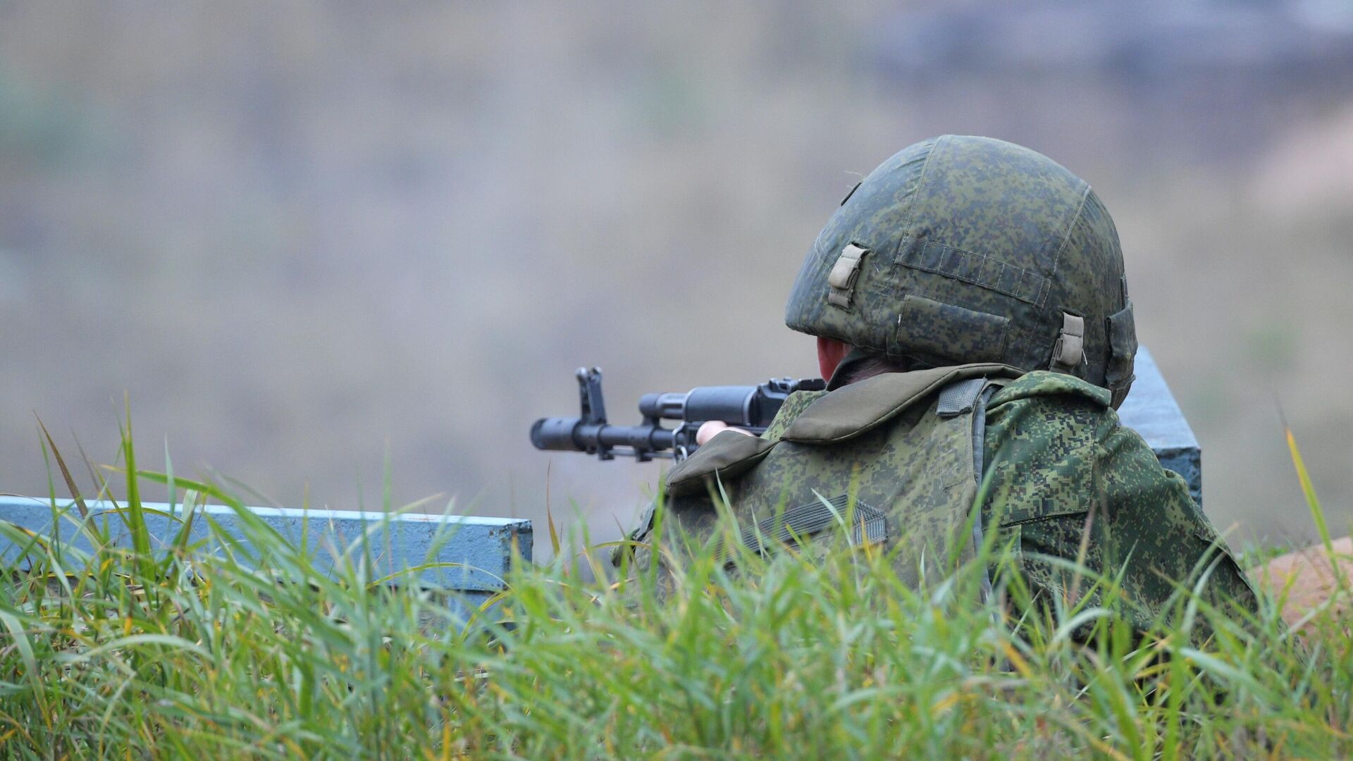 Мобилизованный гражданин во время занятий по боевой подготовке на базе военного полигона - РИА Новости, 1920, 29.09.2022