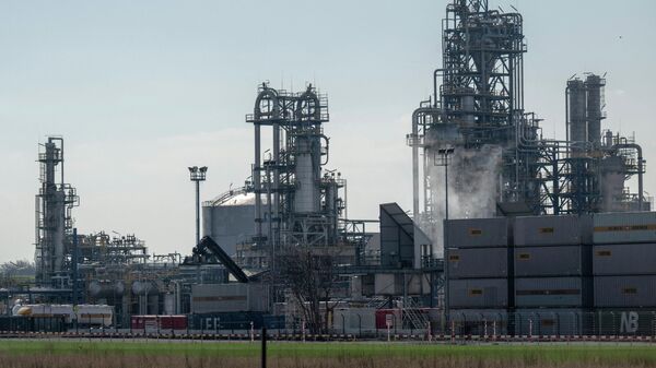 Нефтеперерабатывающий завод концерна OMV в Швехате 