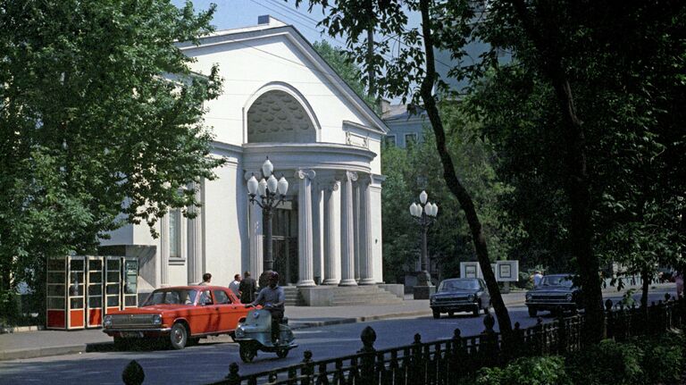 Вид на здание Московского театра Современник