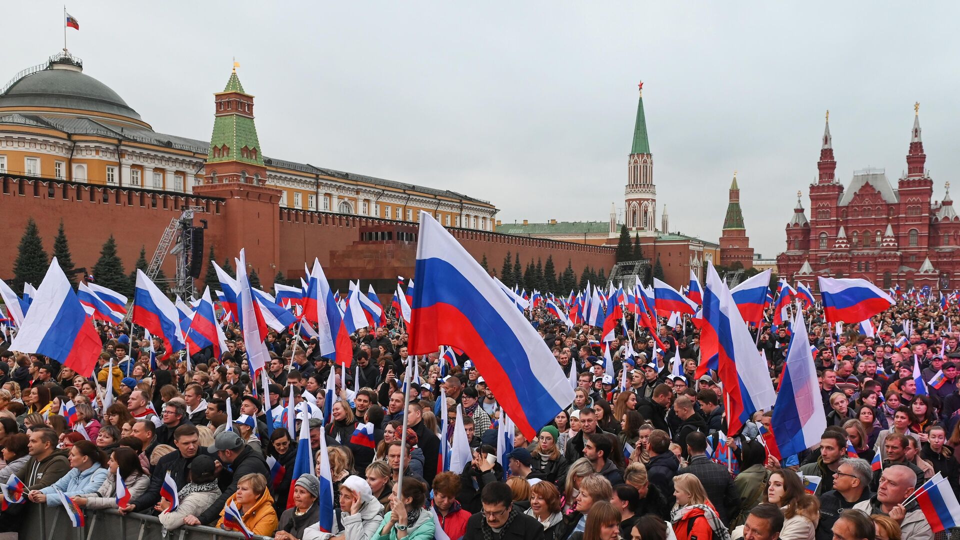 Концерт в поддержку присоединения к России ЛНР, ДНР, Херсонской и Запорожской областей на Красной площади в Москве - РИА Новости, 1920, 24.12.2022