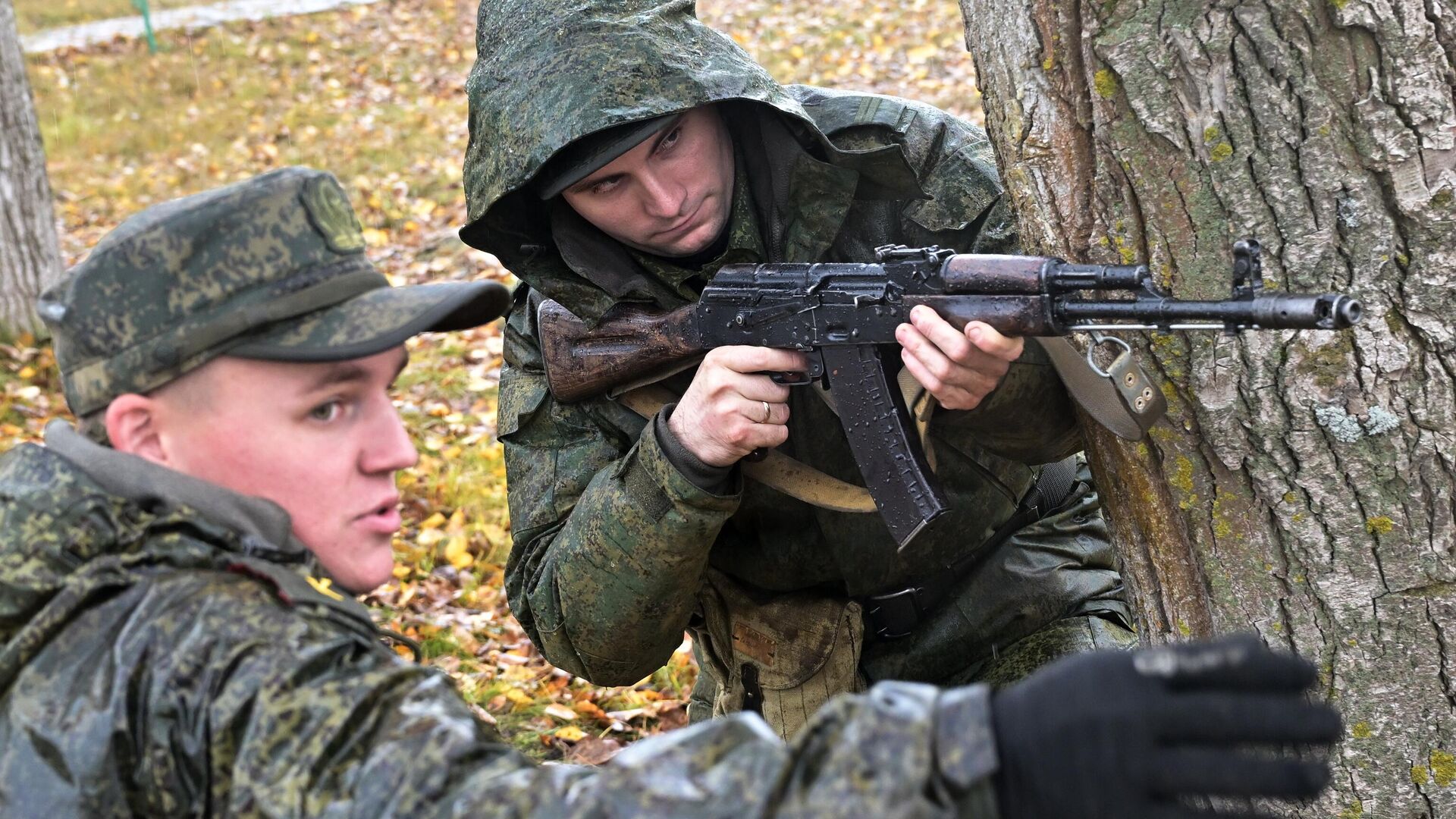 Военнослужащие из числа мобилизованных проходят обучение на военных сборах в Подмосковье. - РИА Новости, 1920, 03.10.2022