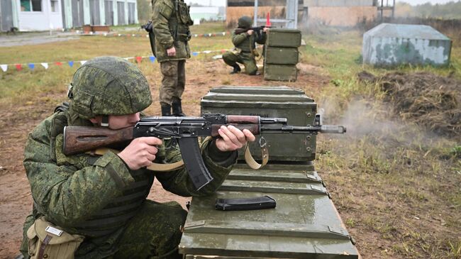 Военнослужащие проходят обучение на военных сборах в Подмосковье